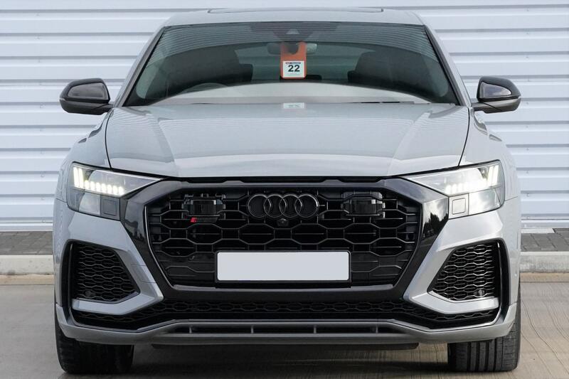 AUDI RSQ8