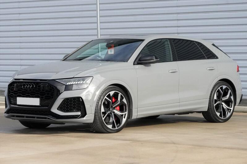 AUDI RSQ8